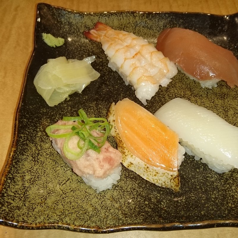 おまかせ五貫盛（食べ放題ランチ注文の人限定）(どん亭 春日部店)