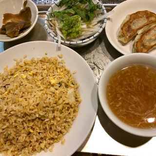 餃子定食(餃子専科DINING LEE)