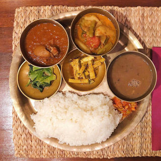 A ダルバート （カレー2種）(ネパール料理バルピパル)