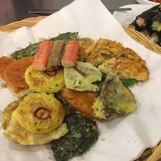 チヂミ盛り合わせ (모듬전)(広蔵市場 (박가네 빈대떡))