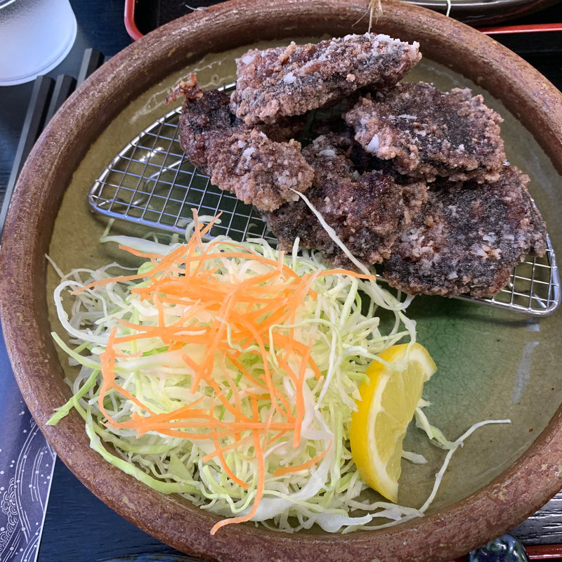 くじらの竜田揚げ(市場食堂 せん政水産)