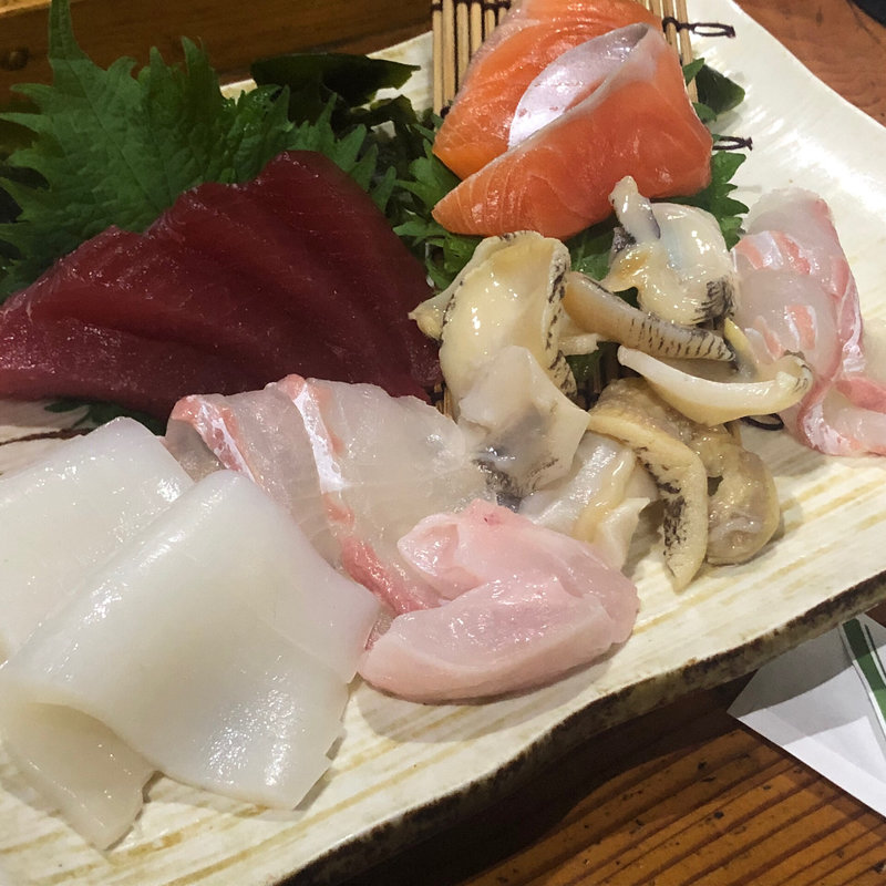 刺身盛り合わせ小(居酒屋四ッ葉 )