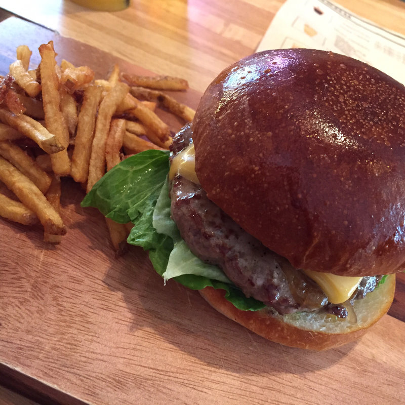 チェダーチーズバーガー(跡地（旧YES!BURGER）)