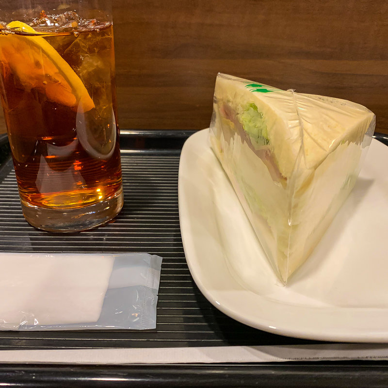 たっぷりレタスのハムサンド(カフェ・ベローチェ 末広町店)