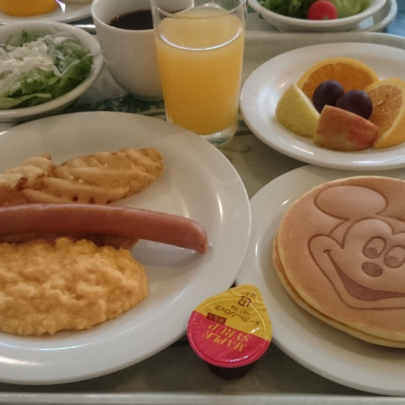 ディズニーキャラクターブレックファスト(東京ディズニーランド クリスタルパレス・レストラン)