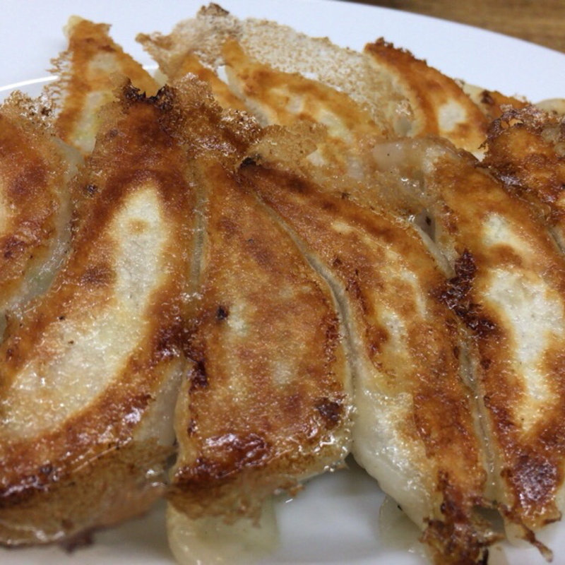 餃子にんにく（玉入り）(餃子荘ムロ)
