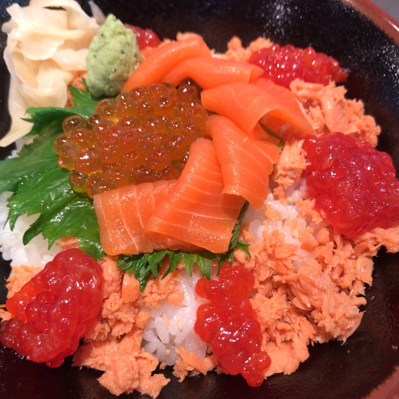 鮭の親子丼(魚貝亭 大和店 （ぎょかいてい）)