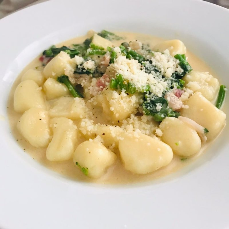 パンチェッタと菜の花のクリームソース ニョッキ(Osteria Urara（オステリアウララ）)