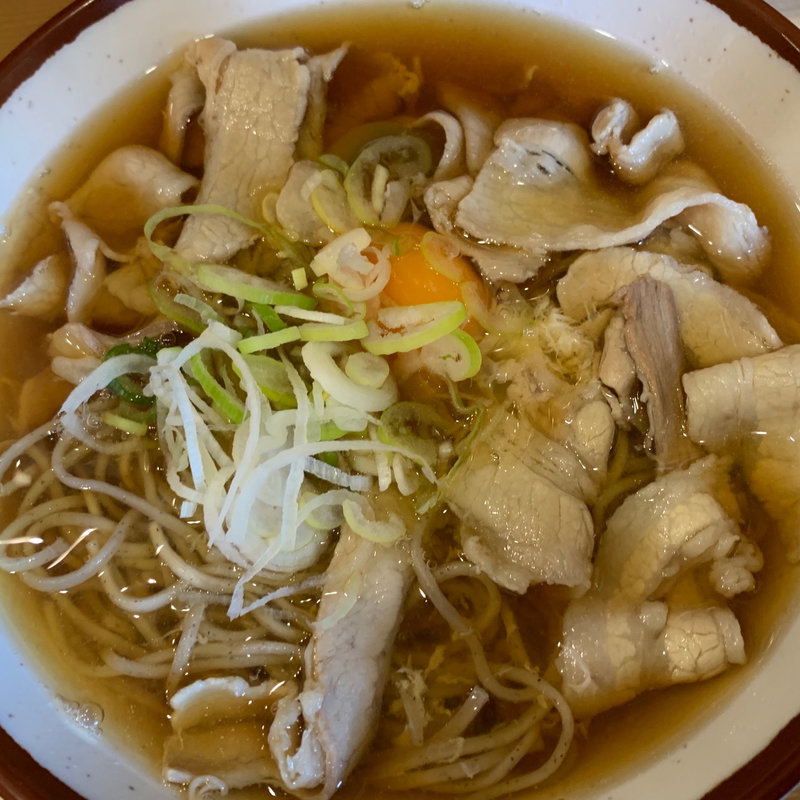 肉そばダブル、生卵(そばの神田 東一屋 名掛丁店 （そばのかんだ とういちや）)
