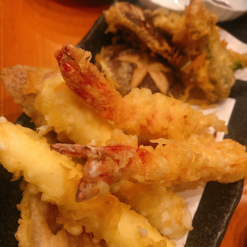 天ぷら盛り合わせ(魚とあっさり天ぷらのお店 大葉屋)