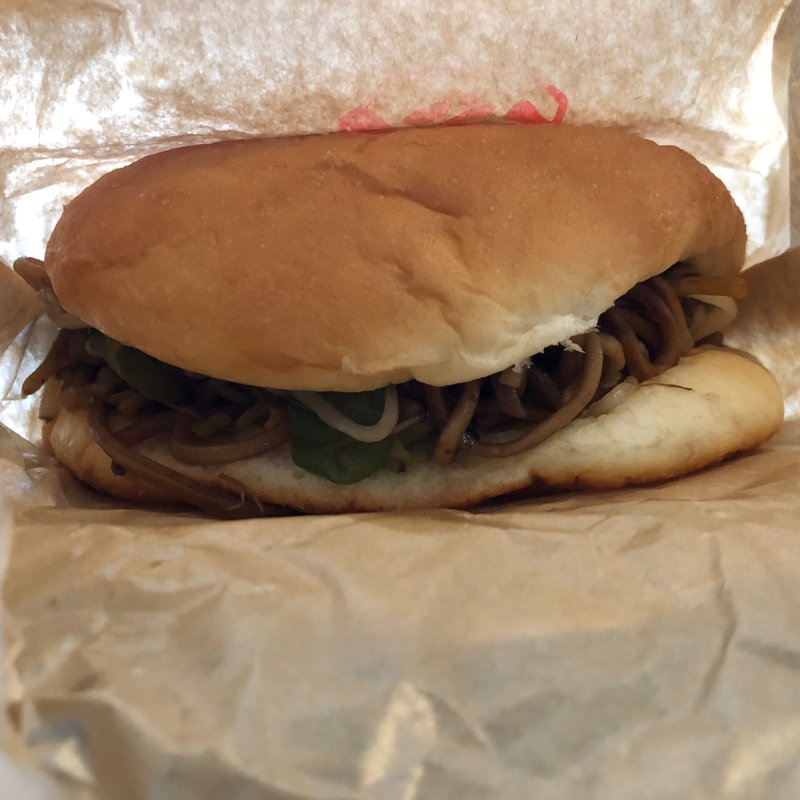 焼そばパン(バソキ屋 那の川本店 焼そば専門店)