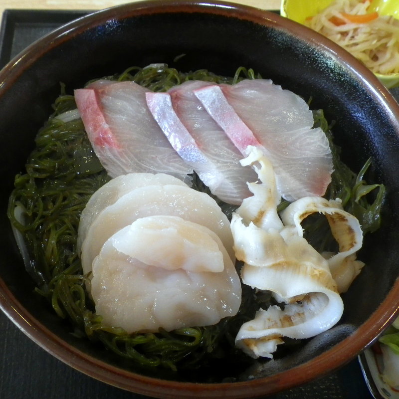 海鮮メカブ丼(道の駅 さんりく )