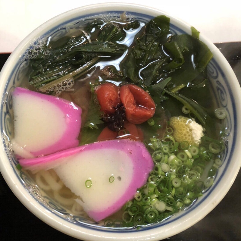 梅干しうどん(恵味うどん)