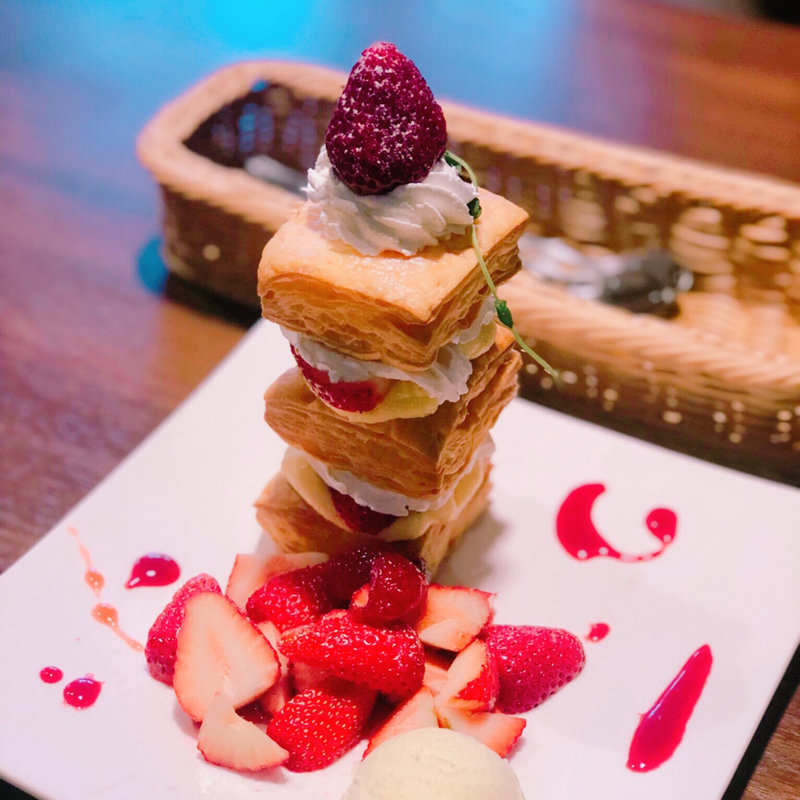 苺のミルフィーユ(ロワゾーブリュー 沖浜店)