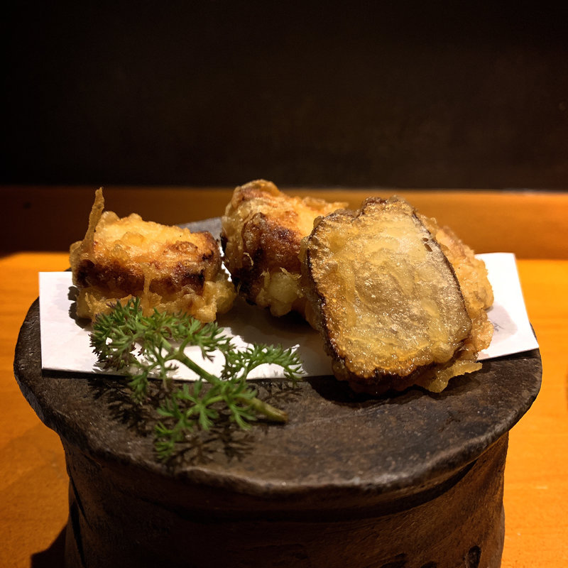 がっこクリームチーズの一口天ぷら(伊勢海老蕎麦 清正)