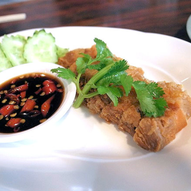 豚皮付きバラ肉（モォークロッ）(ピラブカウ)