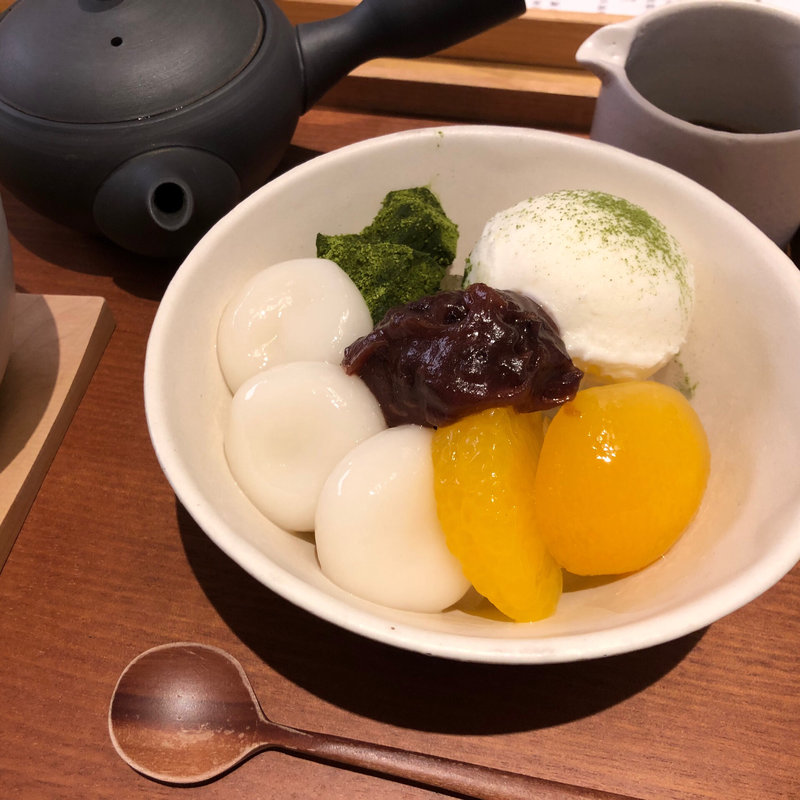 クリーム白玉あんみつ(茶房 贔 （サボウ ヒイキ）)