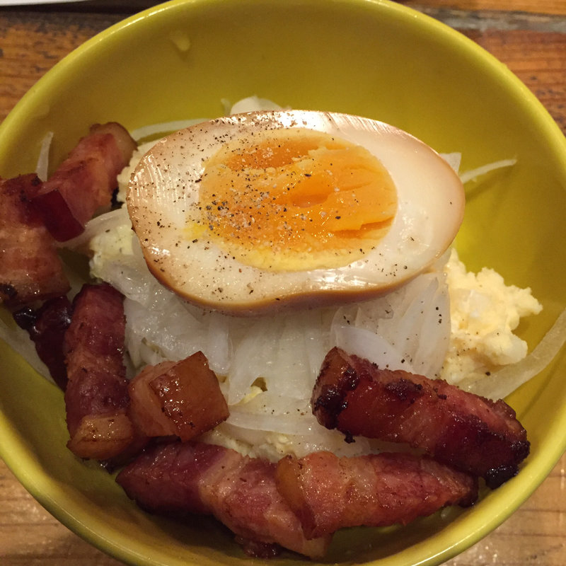 ポテトサラダと燻製玉子とベーコン(富士屋本店 日本橋浜町 )