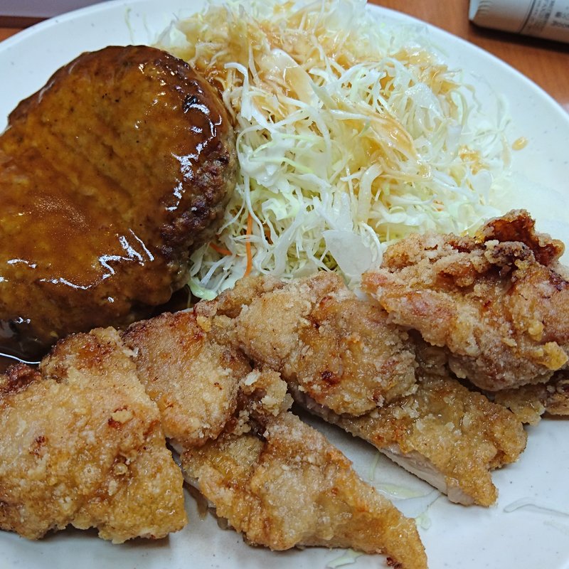 新ハンバーグ＆若鶏竜田定食(Sガスト 久喜駅店 （エスガスト）)