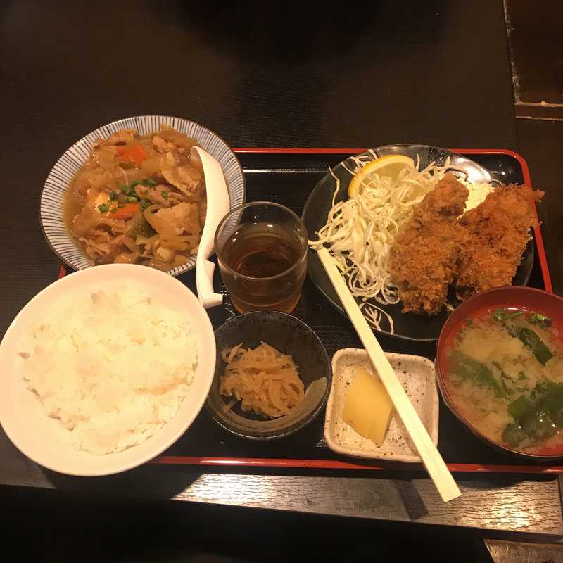 カキフライ＋肉豆腐(魚と肴 わぶ)