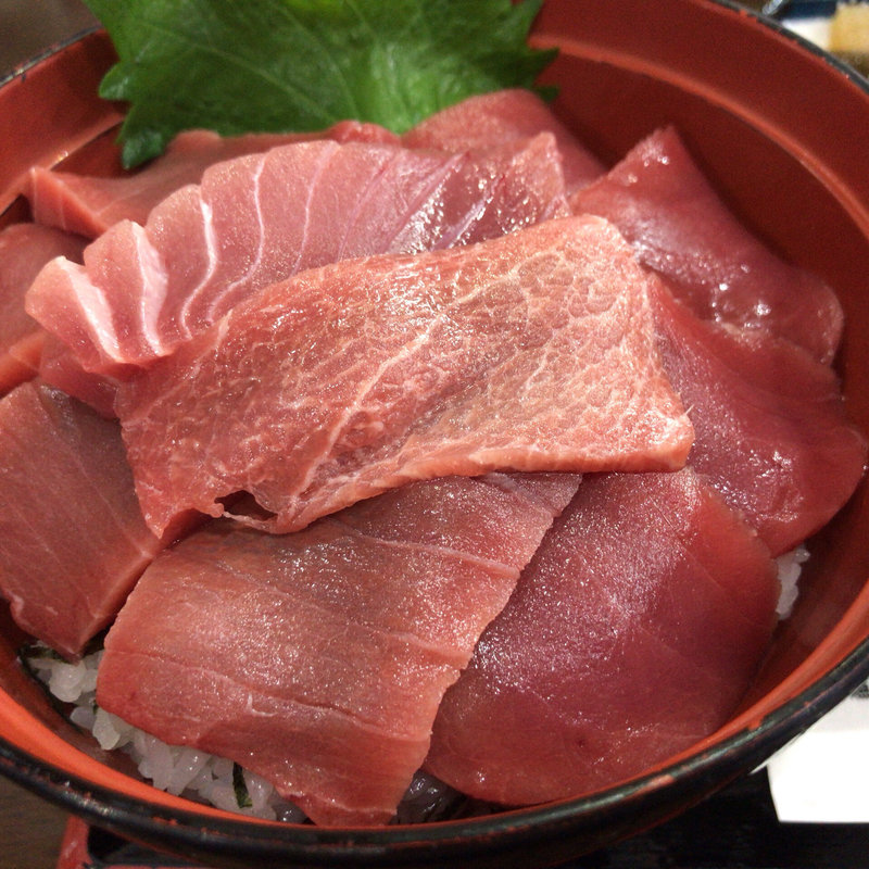 3食マグロ丼(魚喰いの大間んぞく )