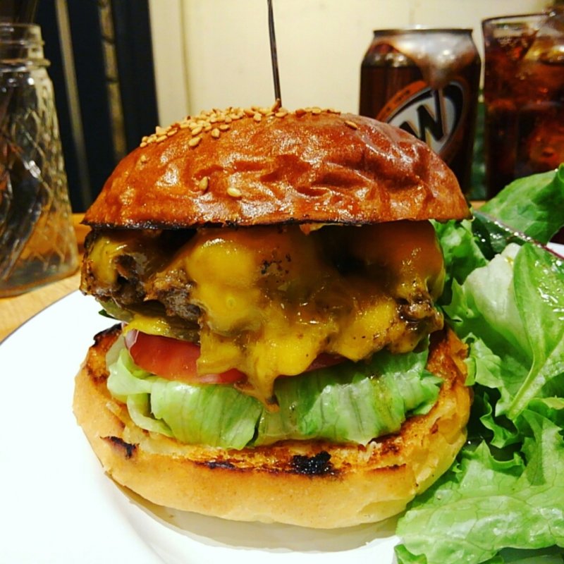 自家製コーンビーフバーガー(HELLO NEW DAY Hamburger)