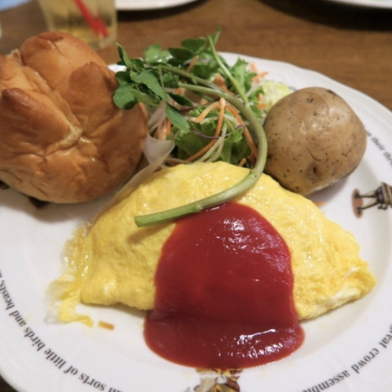 KUKUチキンライスのモッツアレラチーズオムライス(スープ付き)(ラケル 名古屋 スパイラルタワーズ店)