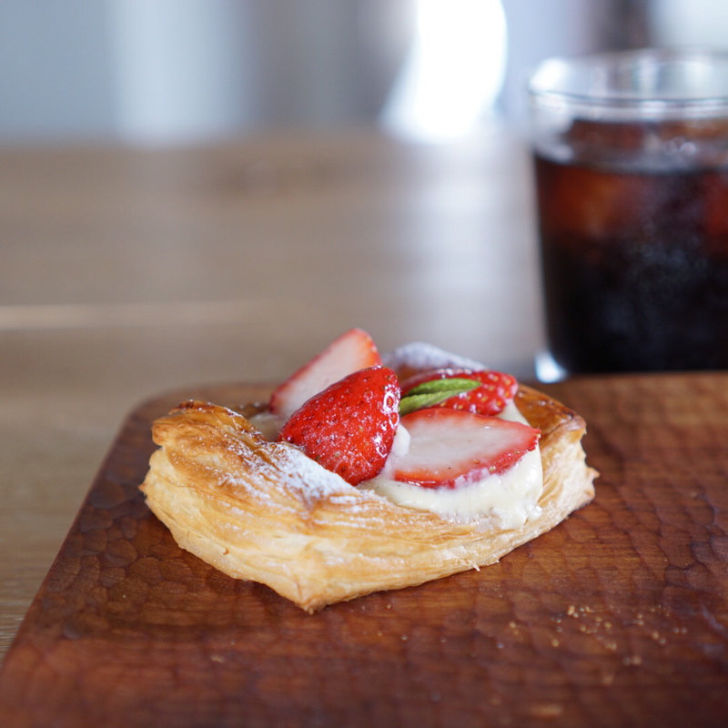 いちごのデニッシュ(Bakery Cafe Chanaan （ベーカリー カフェ カナン）)