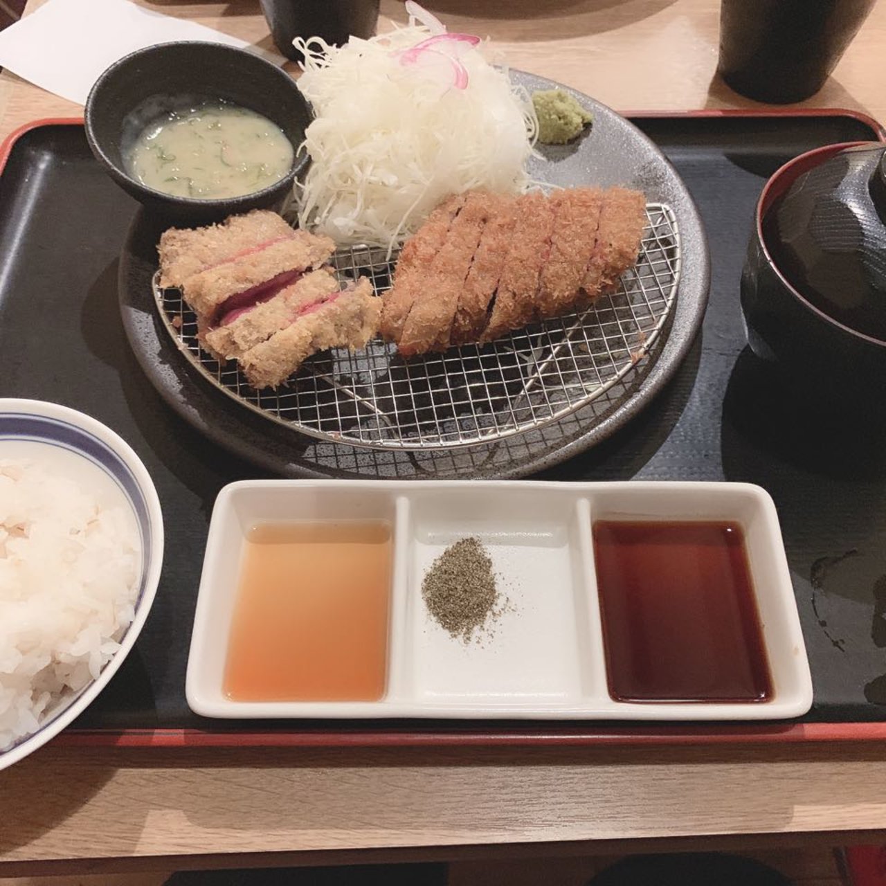 牛リブロースカツ 牛タンカツねぎ味噌膳 牛カツ専門店 京都勝牛 池袋東口 の口コミ一覧 おいしい一皿が集まるグルメコミュニティサービス Sarah