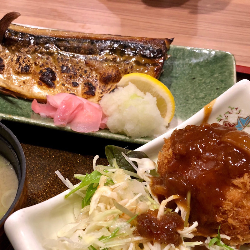 とろ鯖とコロッケ定食(たちばな )