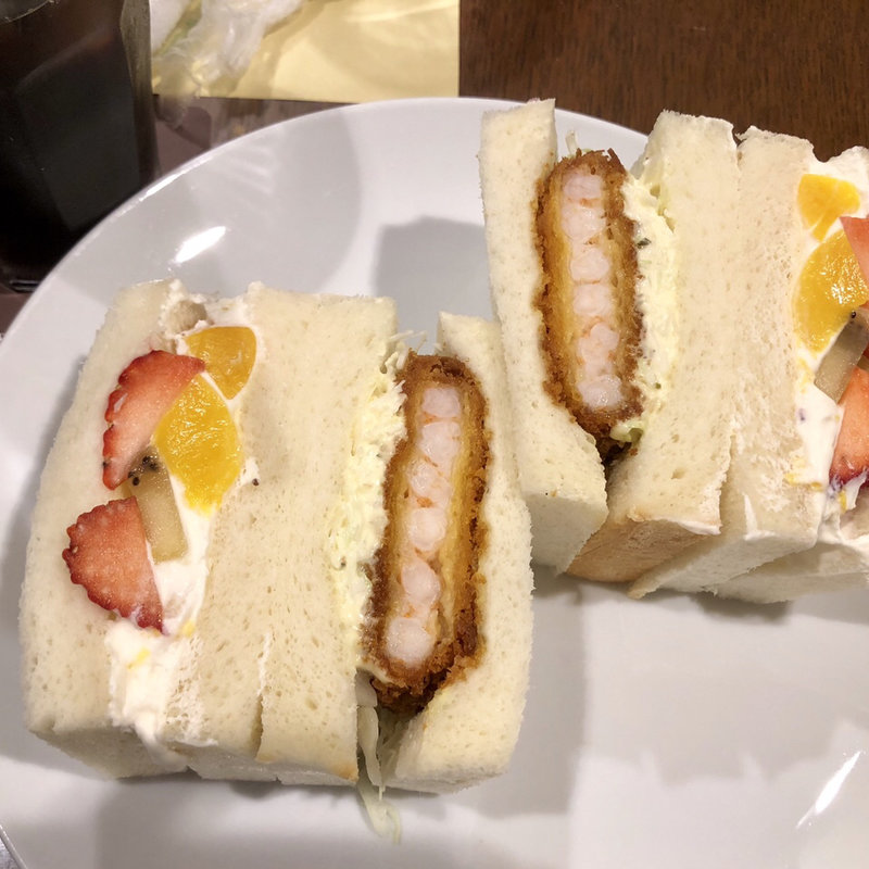 えびカツ＆フルーツサンド(さえら)