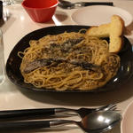 ミートクリームソースパスタ(パン付)(ロマンティコ・ロマンティカ)