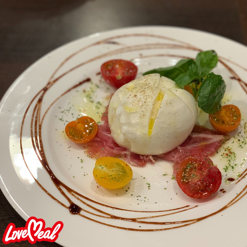 生ハムのカプレーゼ(Burosso)