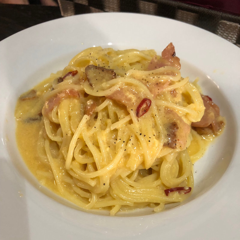 ペペカルボ(溶岩石窯ピザ 轍 （わだち）)