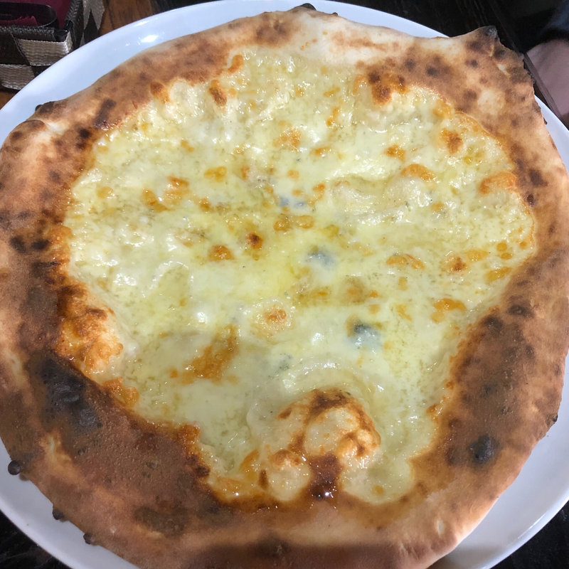 ゴルゴンゾーラ(溶岩石窯ピザ 轍 （わだち）)