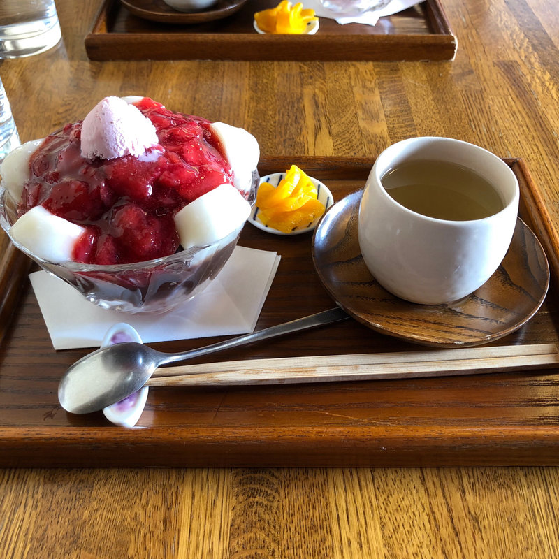 いちご白玉ぜんざいパフェ(円山茶寮 （まるやまさりょう）)