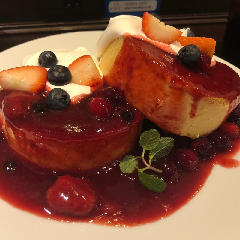 ベリーパンケーキ(イシヤカフェ （ISHIYA CAFE）)