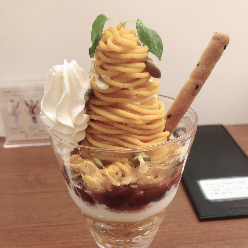 かぼちゃのパフェ(ミルク＆パフェよつ葉ホワイトコージ)