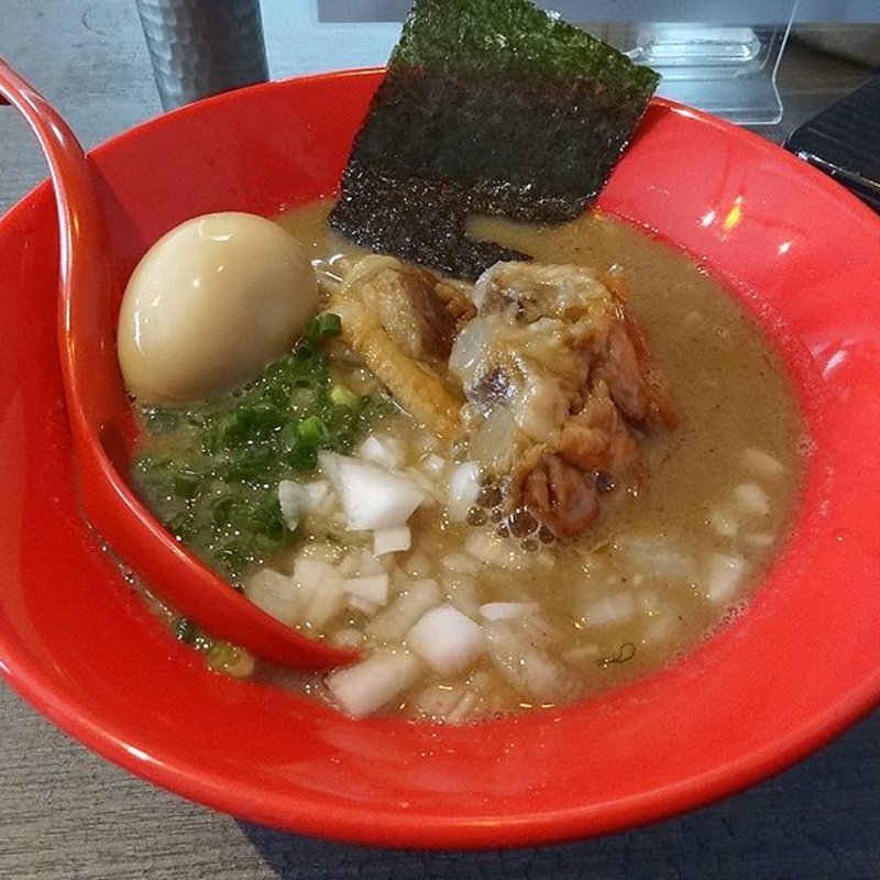 特製魚貝豚骨塩らーめん(豚骨ラーメン ポー9)