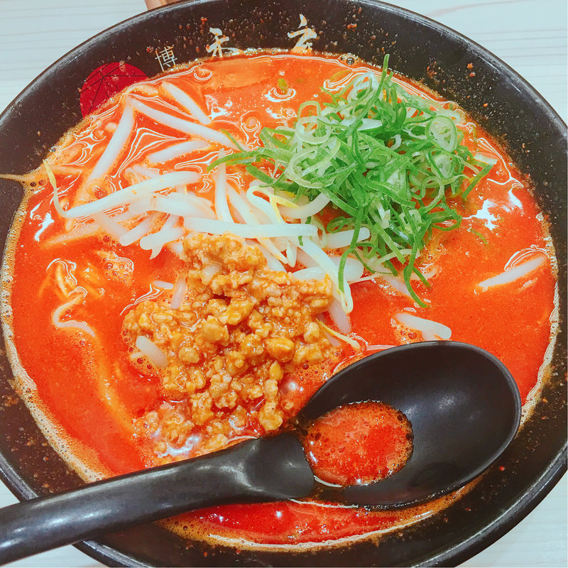 赤味噌豚骨(博多禿鷹)