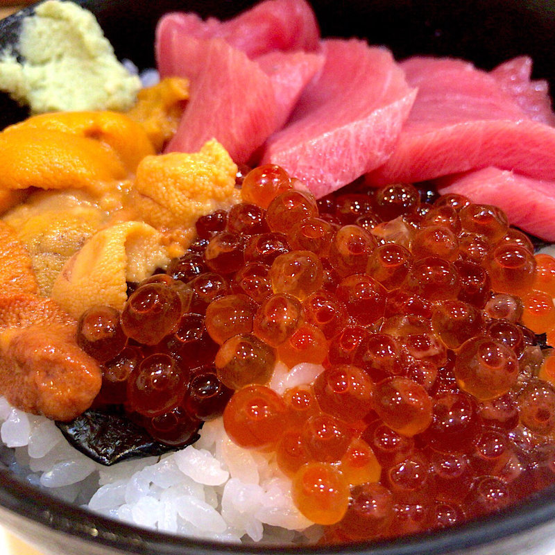 スペシャル丼(朝市の味処 茶夢 （チャム）)