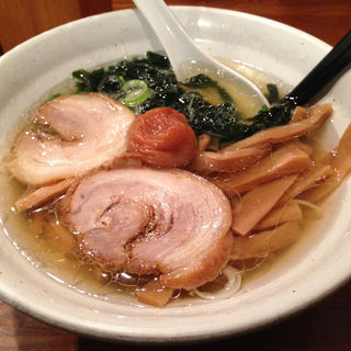 梅塩らーめん1998年全国初ラーメンに南高梅をのせた原点の味！(匠屋)