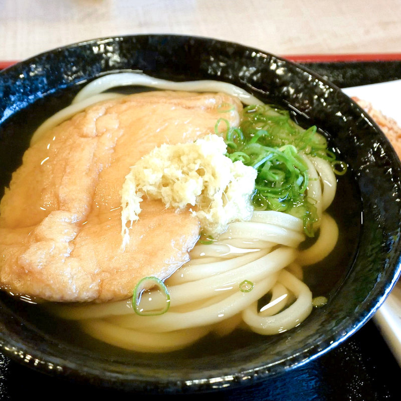 きつねうどん（かけそのまま+お揚げ）(こだわり麺や 高松郷東店)