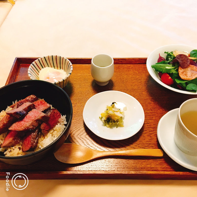 ステーキ丼(湯の岳庵 （ゆのたけあん）)
