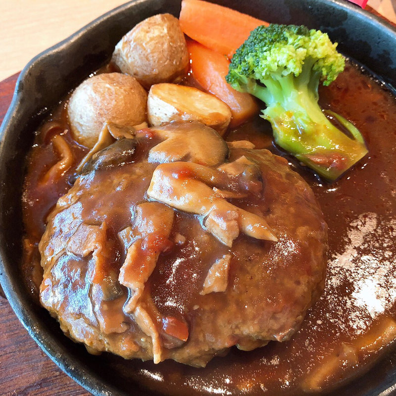 煮込みハンバーグ きのこ&ベーコン(YEBISU BAR（ヱビスバー） 新宿アイランドタワー店)