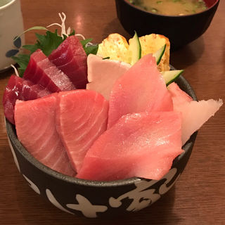マグロづくし丼(のっけ家 Ｂｉｖｉ藤枝店　 )