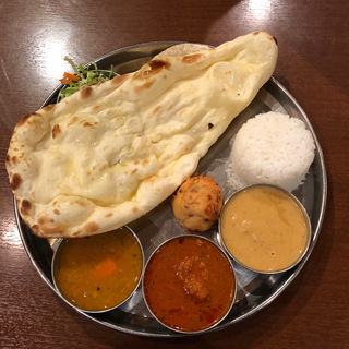 ランチミールス(ダクシン 八重洲店)