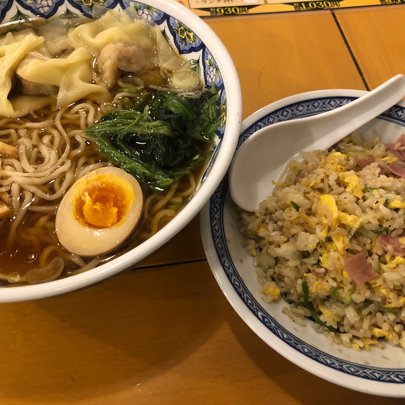 (中国ラーメン揚州商人新宿歌舞伎町店)