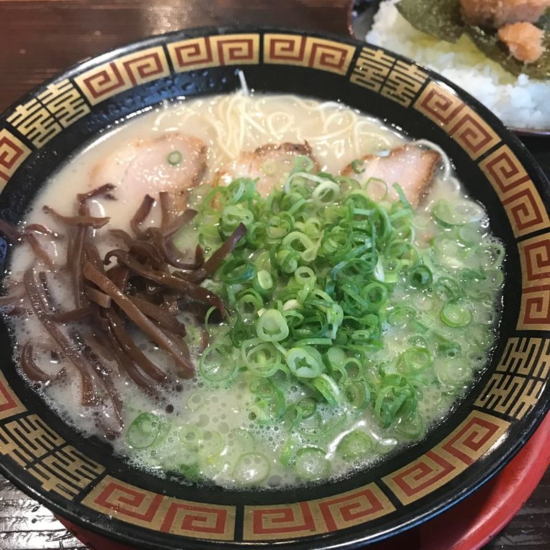 ラーメン白(長浜らーめん 紀の川店 （【旧店名】博多らーめん麺家）)