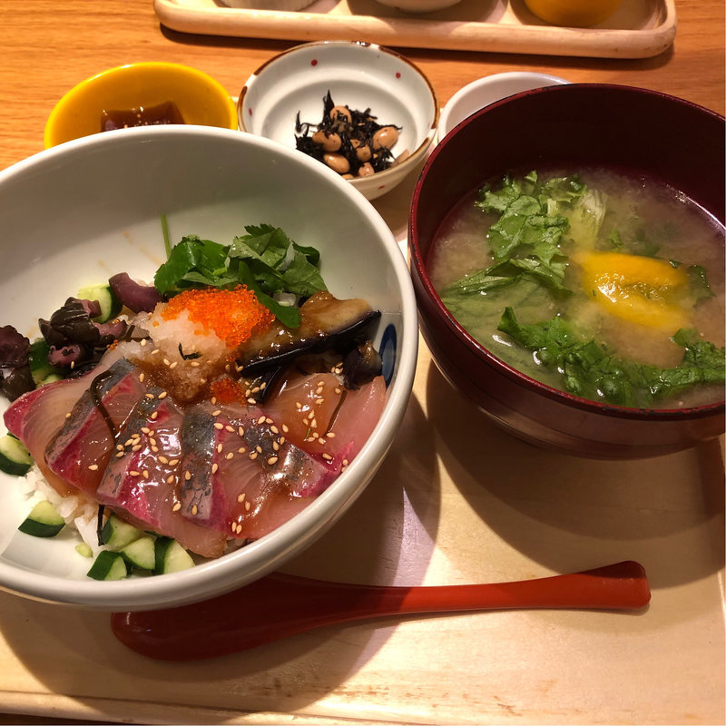 カンパチの昆布和えのり醤油ごはん+温泉卵トッピング(マルモキッチン ルミネエスト新宿店)